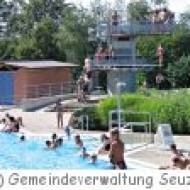 Schwimmbad  Weiher in Seuzach