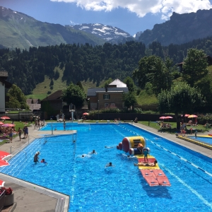 Hallenbad und Freibad Sonnenberg in Engelberg
