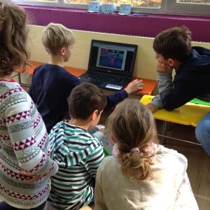 Kinder tauchen in die digitale Welt bei Codillion