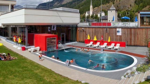 (c) Gemeinde Zernez Familienbad Zernez